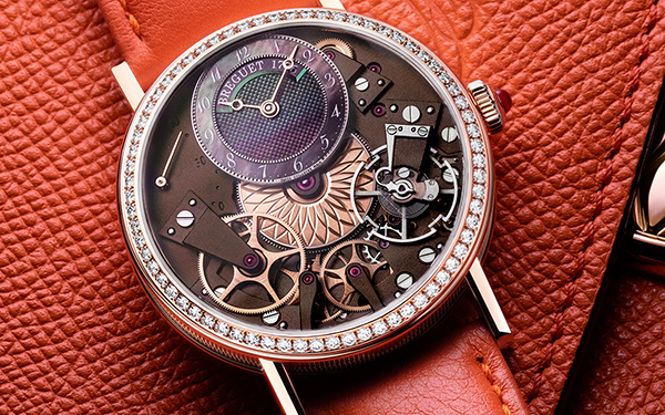 為什么寶璣手表的皮表帶會發黑發臭？